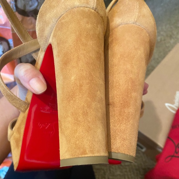Christian Louboutin Louboutin Bee suede 38 - Picture 8 of 14